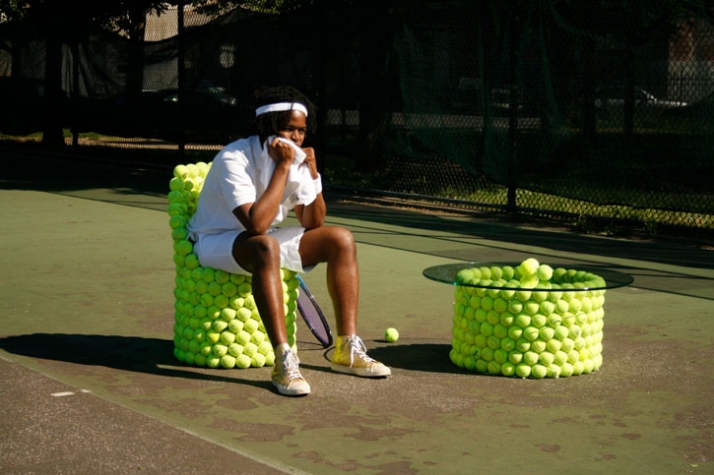 The collection entitled HEX TEnnis is composed of a chair coffee table 