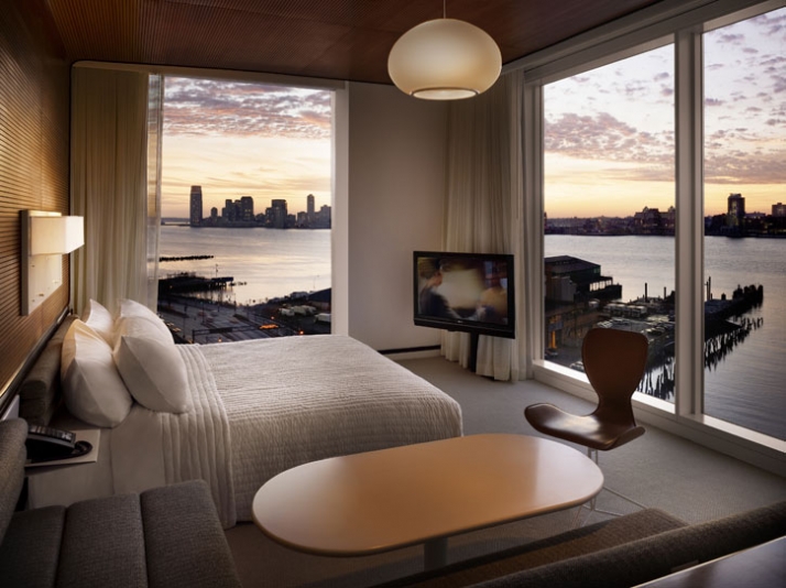 West facing bedroom with view /// photo Courtesy of The Standard,New York