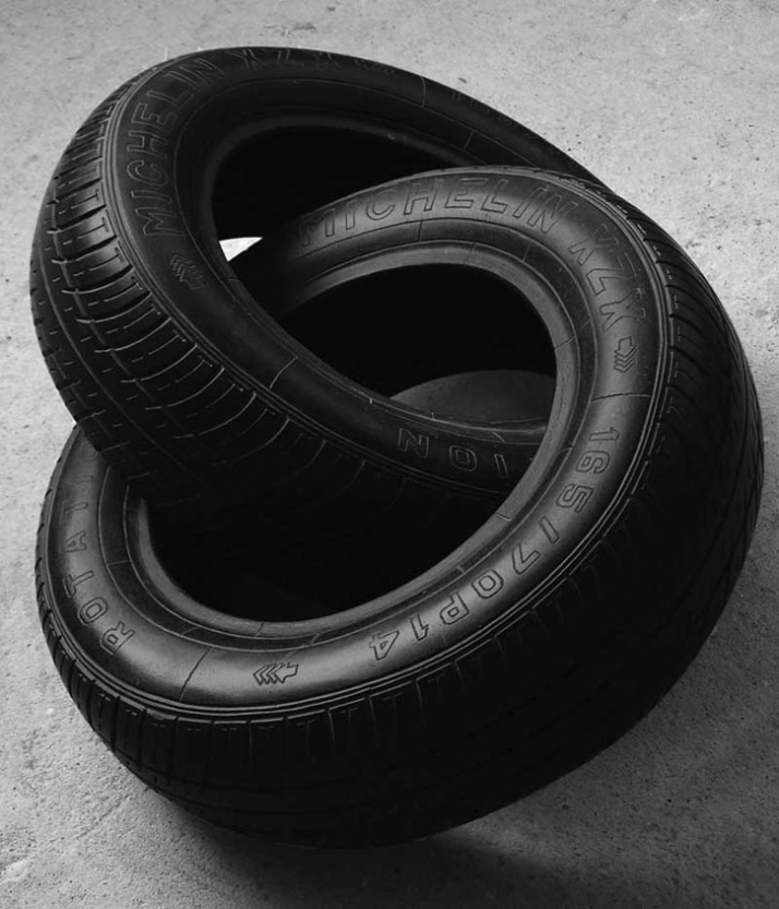 Infinito black marble, fragrance of tyre, 42 x 53 x 78 cm 2004