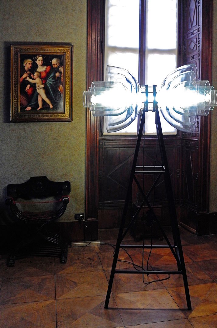 Transmission Lamp by Studio DeForm (Czech Repubblic). Photo by Tatiana Uzlova.