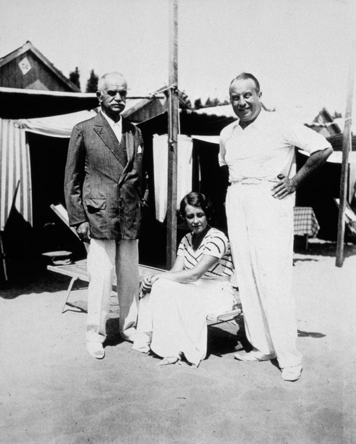 Sotirio, Giorgio and Leonilde Bulgari photographed at the Lido of Venice in 1932.Photo © Bulgari Archives.
