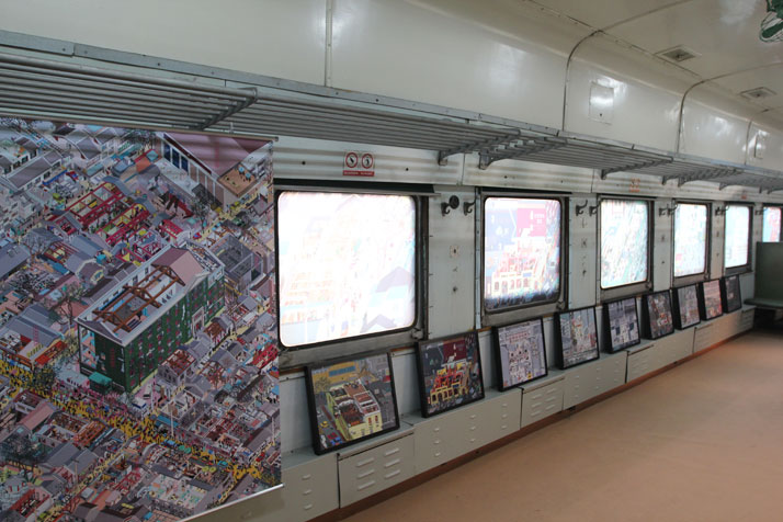 Tongji University Press presented an exhibition of their brand new &#039;&#039;Luminous City&#039;&#039; series inside the carriages of a train. (751)