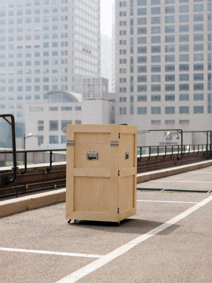 The CRATES furniture series by Naihan Li. (Crate Work Office)