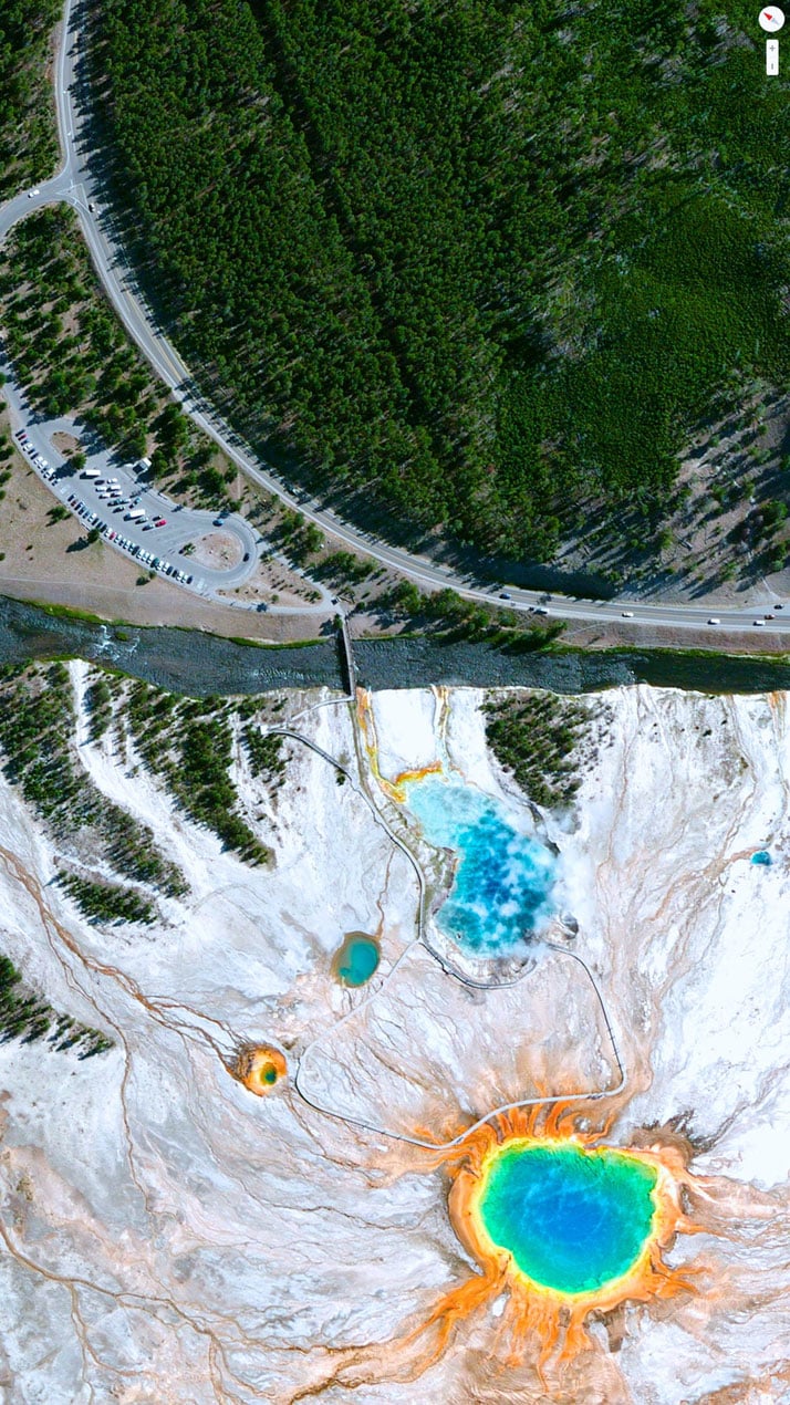 Grand Loop Road / Grand Prismatic Spring, Yellowstone National Park, Wyoming, USA.Overview captured with Apple Maps. Satellite imagery from Digital Globe.Copyright 2014, Daily Overview.