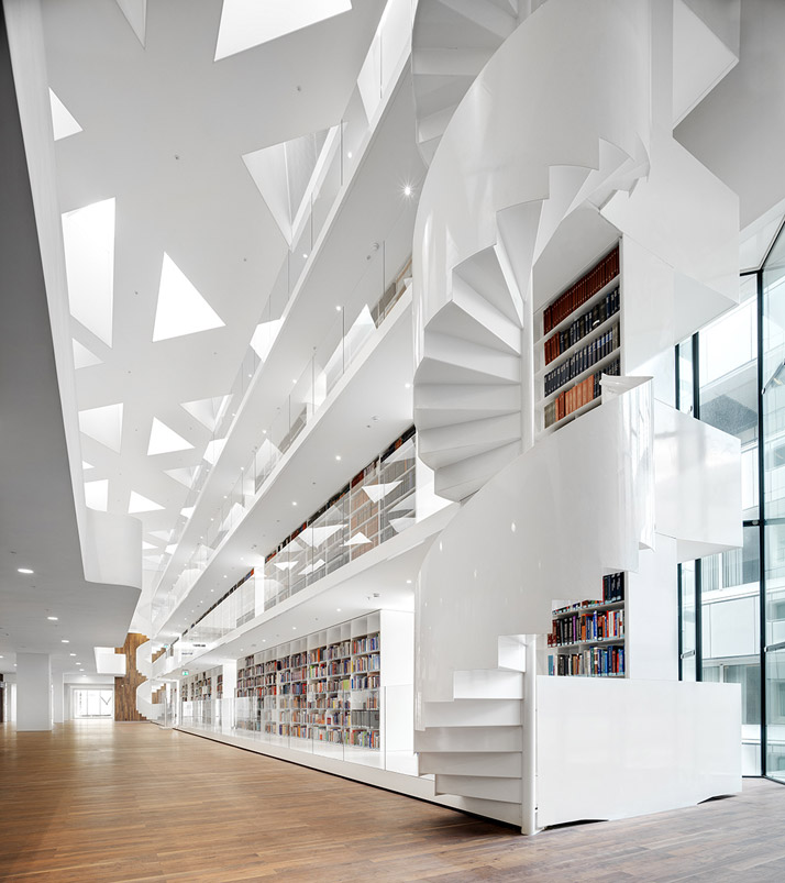 Education Center of Erasmus MC by KAAN Architecten, Rotterdam, The Netherlands, photo © Bart Gosselin.