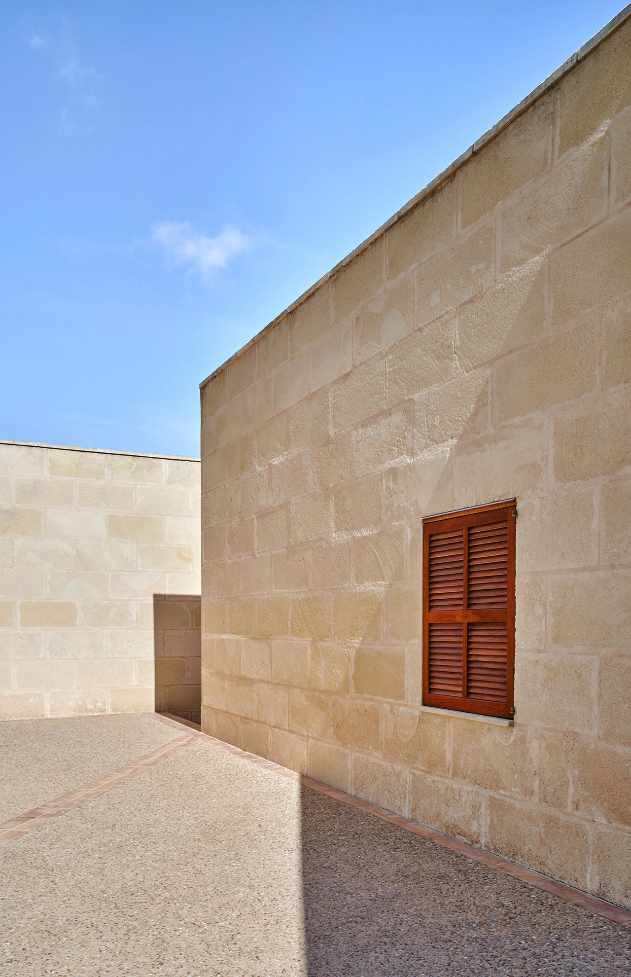 Casa Marés by TwoBo arquitectura. Photo by José Hevia.