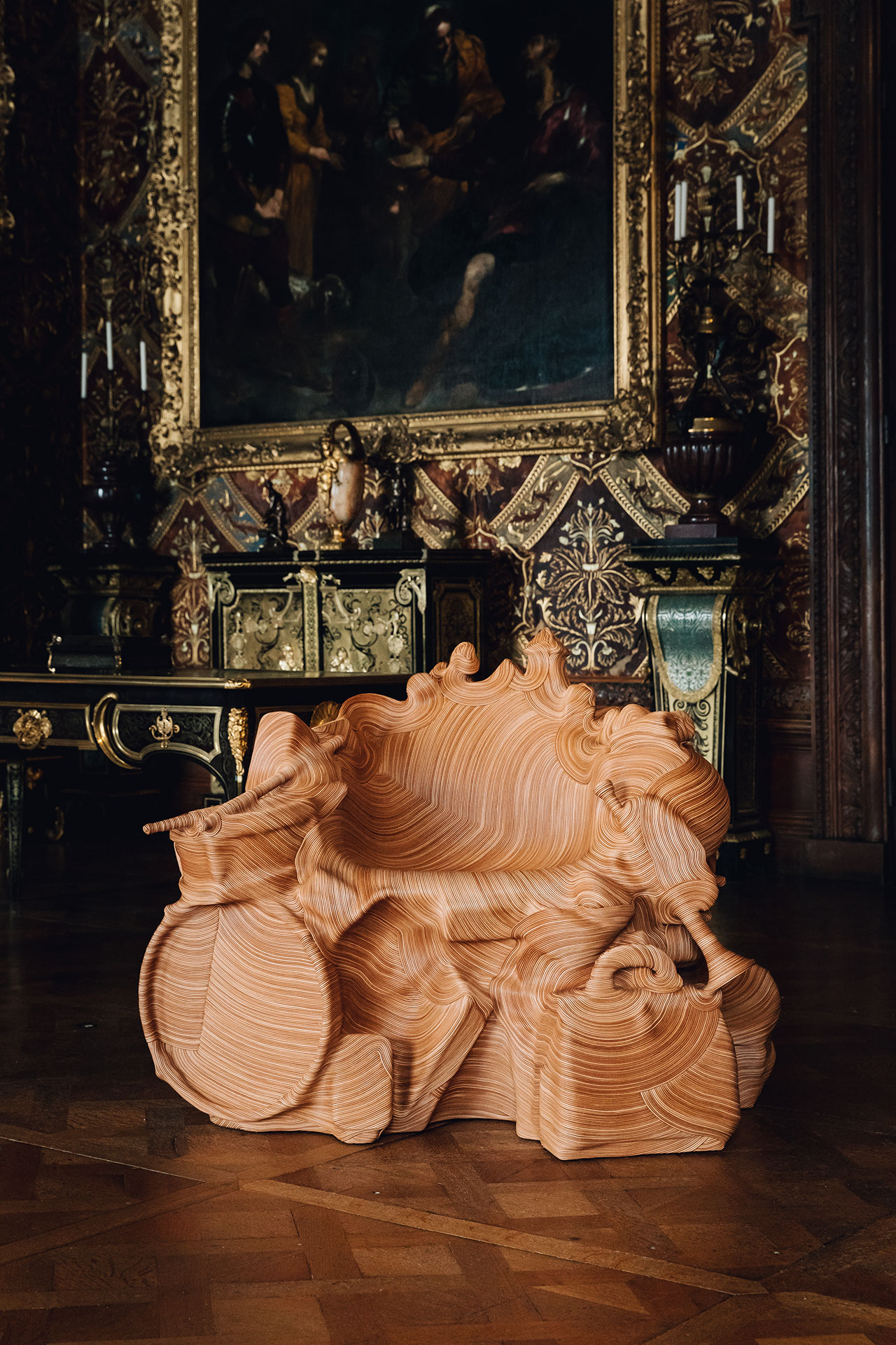 Installation view. "Mirror Mirror: Reflections on Design at Chatsworth". Image courtesy of Jay Sae Jung Oh and Chatsworth House Trust. © Chatsworth House Trust. Photo by India Hobson.