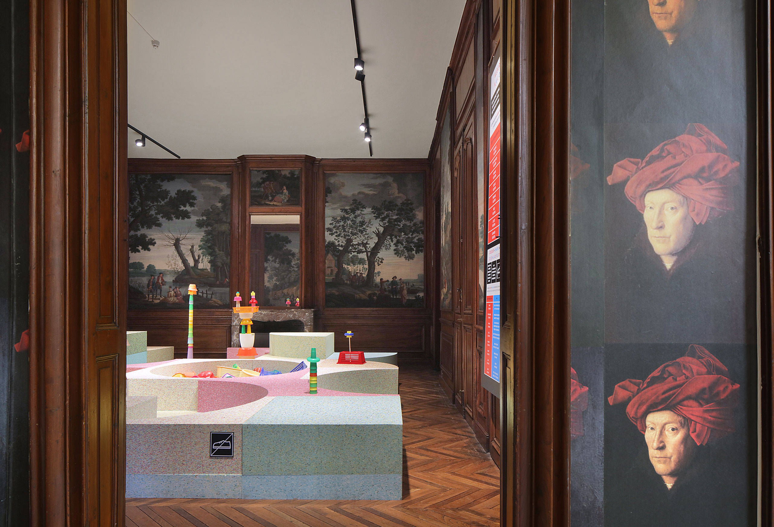 Exhibition view. "Kleureyck. Van Eyck’s Colours in Design" at Design Museum Ghent.
Featured (foregound): Studio RENS, Changing Perception / ONLINE, 2020.
Featured (interior of room): Joanna Reuse, C S D H L A O P U E R , 2020.
Photo by Filip Dujardin.