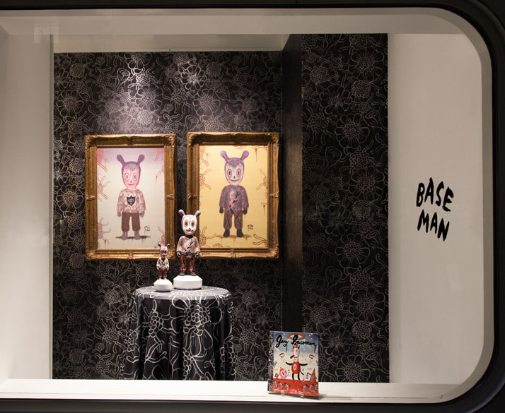 Two new GUESTS created by the outstanding American Artist Gary Baseman were launched during NYDW 2013. This ongoing project of the Spanish artistic porcelain brand Lladró invites cutting-edge international artists to create a distinctive personality for an original porcelain character conceived by Jaime Hayon for Lladró Atelier. Photo © Lladró,Laura Ganem.