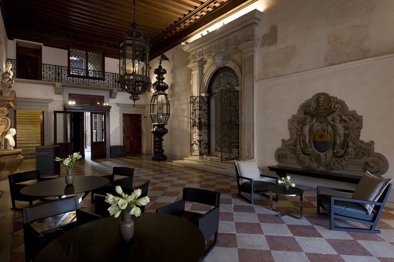 Reception, photo © Aman Canal Grande Hotel, Venice, Amanresorts.