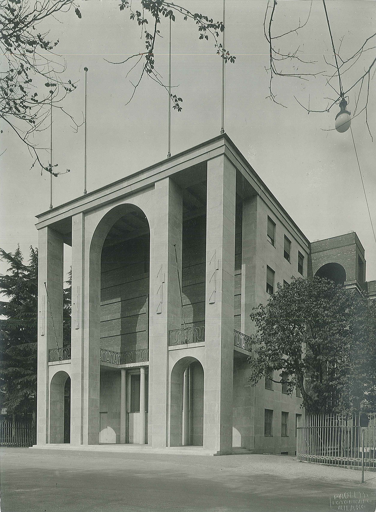 Giovanni Muzio, Palazzo dell'Arte (Fondazione Bernocchi), 1933. Photographic print, 16 x 22 cm. Photographic Studio A. Paoletti, Muzio archive © Muzio archive.