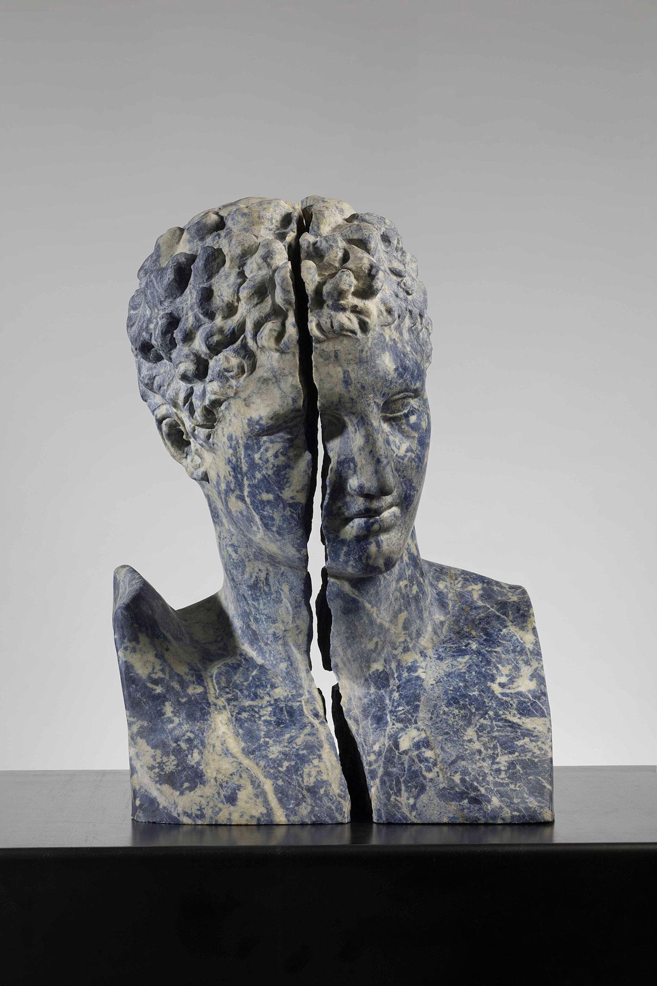 Massimiliano Pelletti, Broken Blue, 2017. Bolivian sodalite, 56 x 41 x 35 cm.