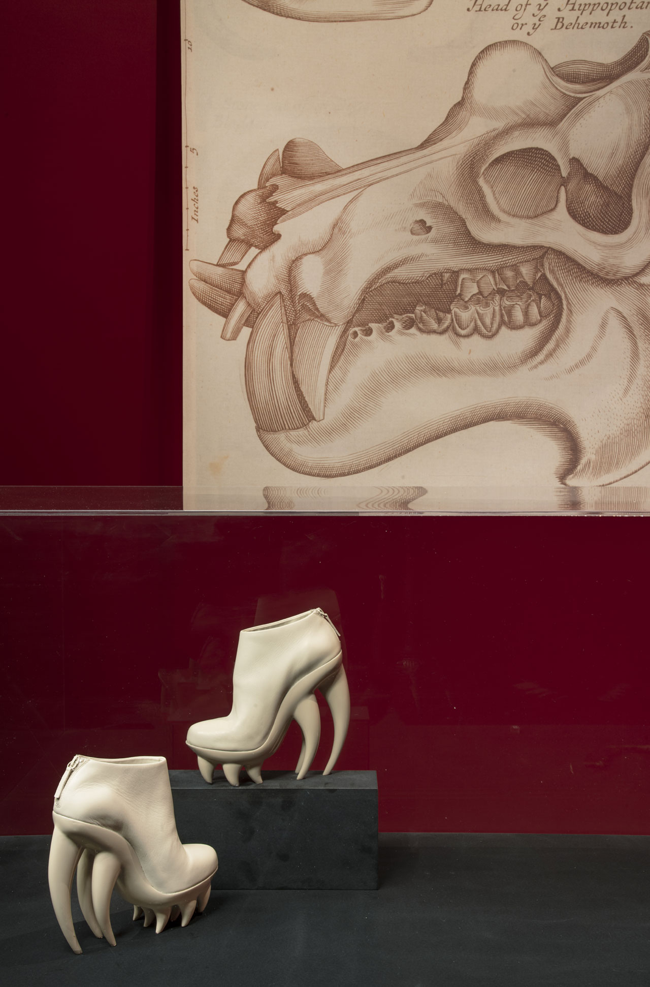 Iris van Herpen “Fang” shoes. Spring/Summer 2012 Couture. Photo © Antonio Quattrone.