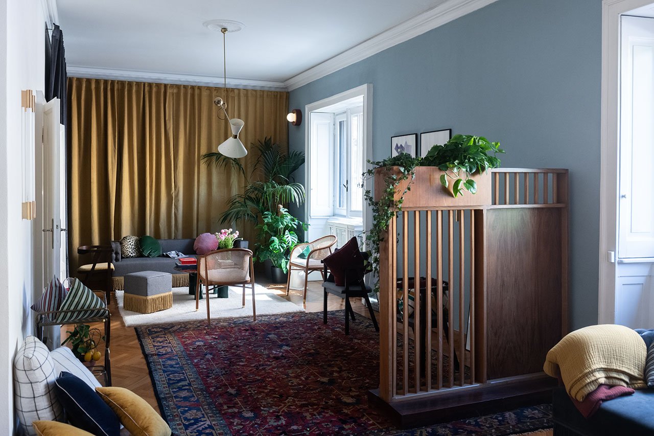 The Socialite Family and its founderConstance Gennari, invited us to visit her personal Parisian apartment specially imagined for the Milano Design Week 2019. 