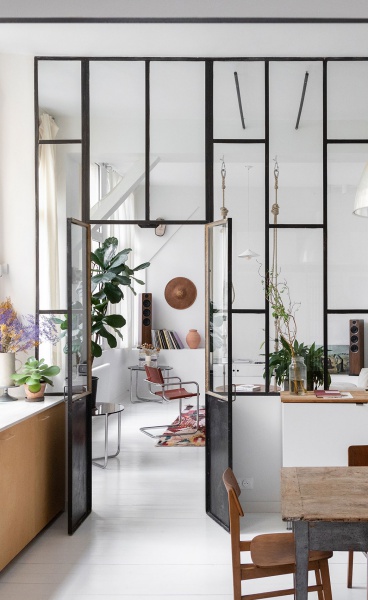 Isabelle Heilmann Transforms a Parisian Sewing Workshop into a Charmful Apartment