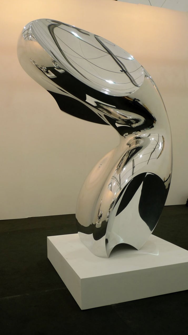 ‘Bodyguard (solid)’, Ron Arad 2008 Super plastic aluminium 55 1/8 x 74 7/8 x 36 5/8 in. /140 x 190 x 93 cm Courtesy Ron Arad Associates and Timothy Ta