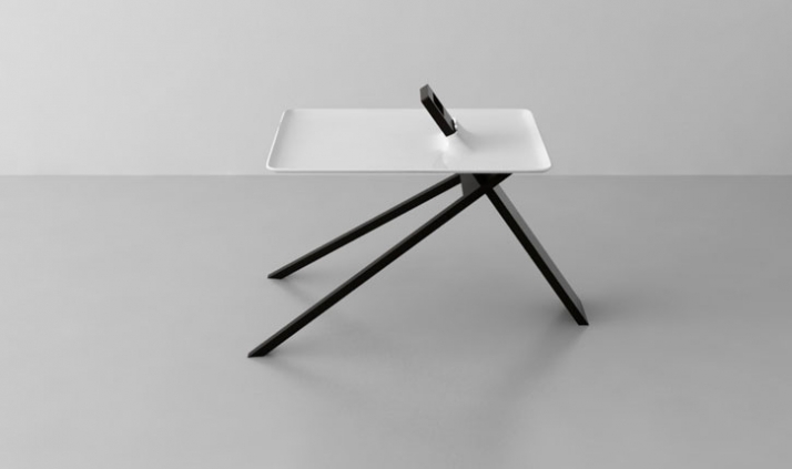 Tripod side table // A ceramic side table supported with birch cantilevering tripod leg system.   Mat: Ceramic, Terra cotta, oak... // Dim: 780x420x44