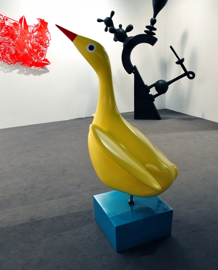 (left) Kriton Papadopoulos, “X3”, 2010, plexiglass,  78 X 115 cm // Courtesy : a.antonopoulou.art (middle) Anna Lascari, “Dorothy”, 2009, mixed media,