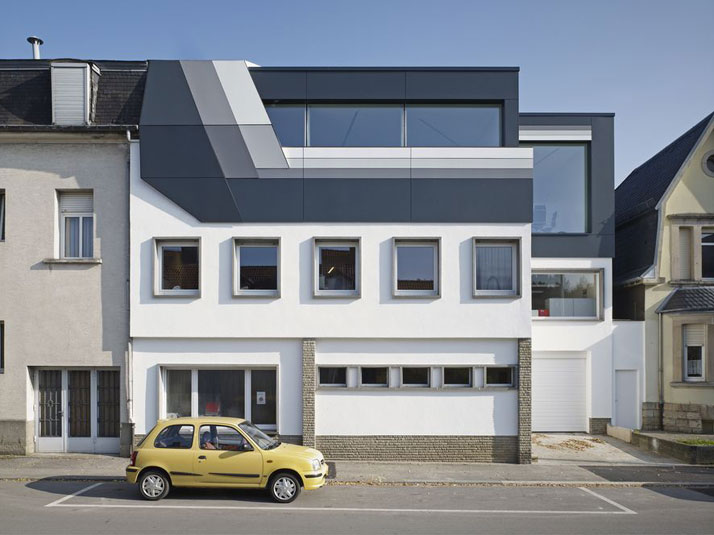 Image Courtesy of  dagli + atélier d&#039;architecture, photo by Jörg Hempel Photodesign