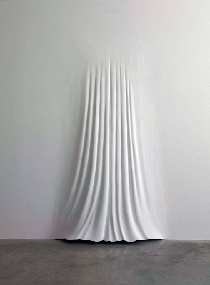 Daniel ARSHAMCurtain2007Polystyrène, plâtre / EPS foam, plaster gauze207 x 124 x 17 cm / 6.9 feet x 48 3/4 inches x 6 3/4 inchesCourtesy Galerie Perro
