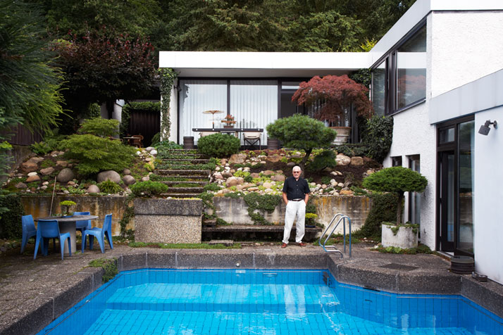 Dieter Rams garden portrait by Philip Sinden