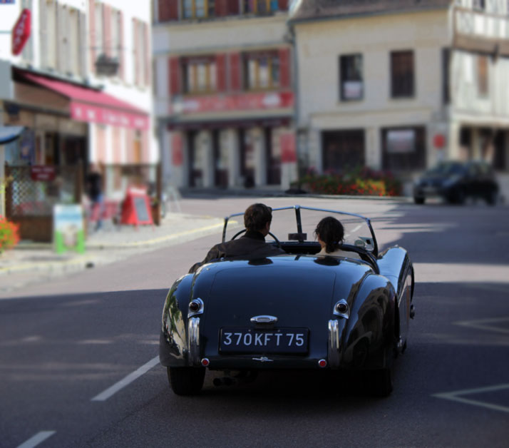 Jaguar XK120 roadster - 1950 // Etienne Raynaud with Ami Kealoha, photo © Costas Voyatzis for Yatzer.com