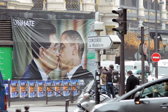 The Unhate guerrilla action at Paris – November 16th 2011 photo © Benetton, UNHATE Foundation