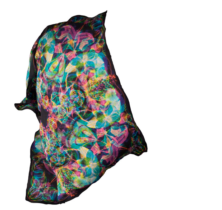 围巾 Rosone N.1：140x140 厘米照片 Marco Menghi。 由卡诺夫斯基提供