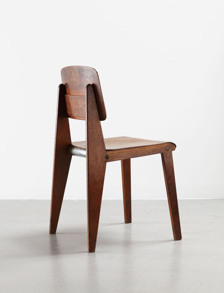 Demountable wooden chair CB 22, 1947Solid wood, molded plywood and aluminum tubeCollection Laurence and Patrick Seguin © Galerie Patrick Seguin
