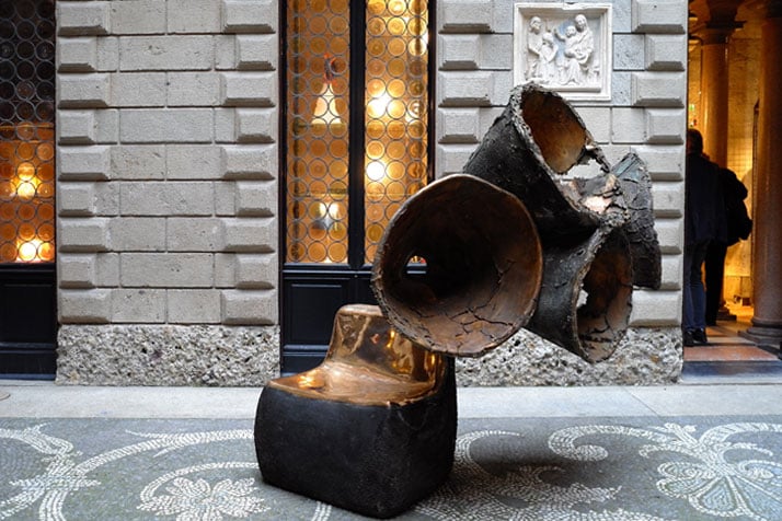 Auditorium, bronze piece, 2011 by Nacho Carbonell. Photo by Tatiana Uzlova.