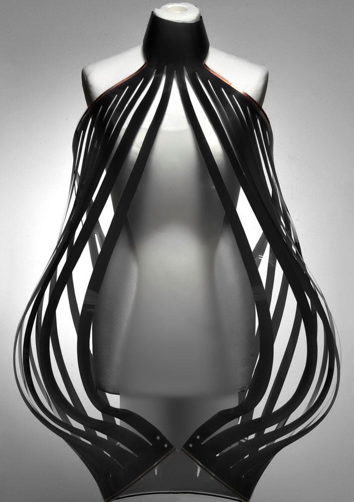 INTIMACY BLACK interactive fashion by Roosegaarde. Photo © Studio Roosegaarde.