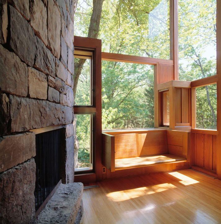 Living-room of the Norman and Doris Fisher House, Hatboro, Pennsylvania, Louis Kahn, 1960–67.© Grant Mudford.