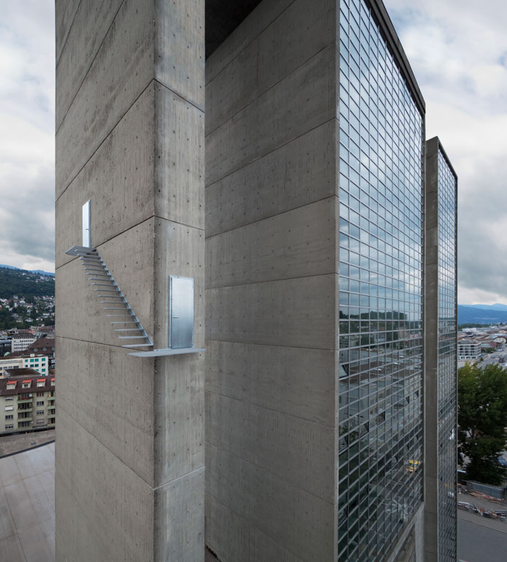 Lang-Baumann, Beautiful Steps #2, 2009, 177 x 523 x 458 cm, zincked steel, anodized aluminum. Biel-Bienne (Switzerland). Courtesy Kunstsammlung deer Stadt Biel-Bienne. Photo : Lang-Baumann.