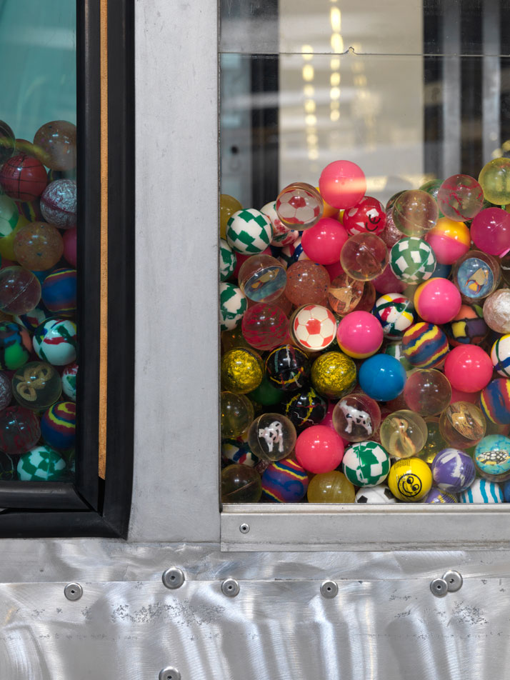 Vending Machine by ECAL/ Baker Wardlaw, Yves DeÌcoppet.photo © Annik Wetter.