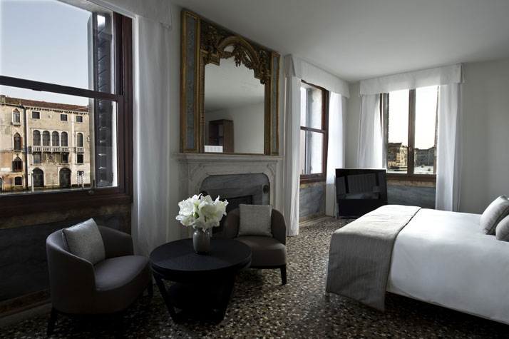 Canal Grande Suite, photo © Aman Canal Grande Hotel, Venice, Amanresorts.