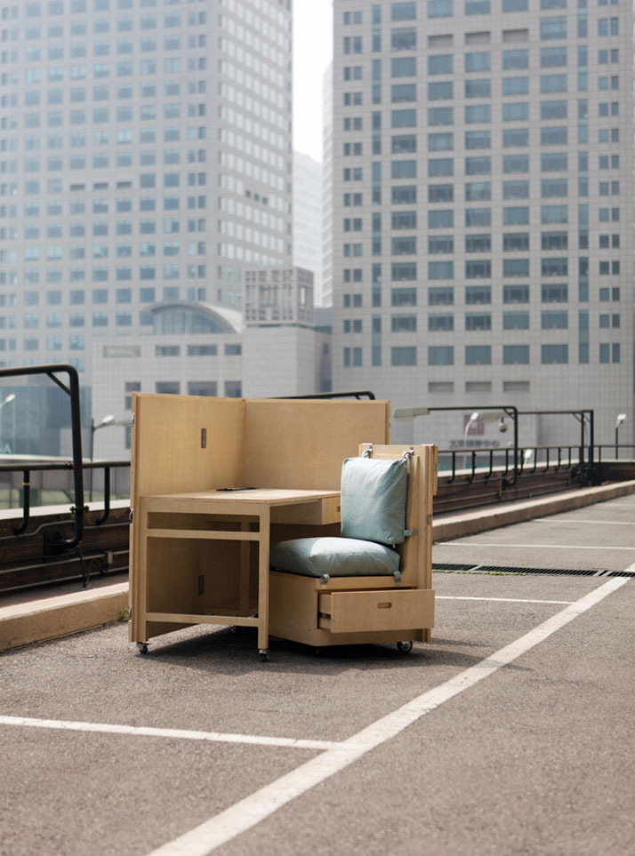 The CRATES furniture series by Naihan Li. (Crate Work Office)