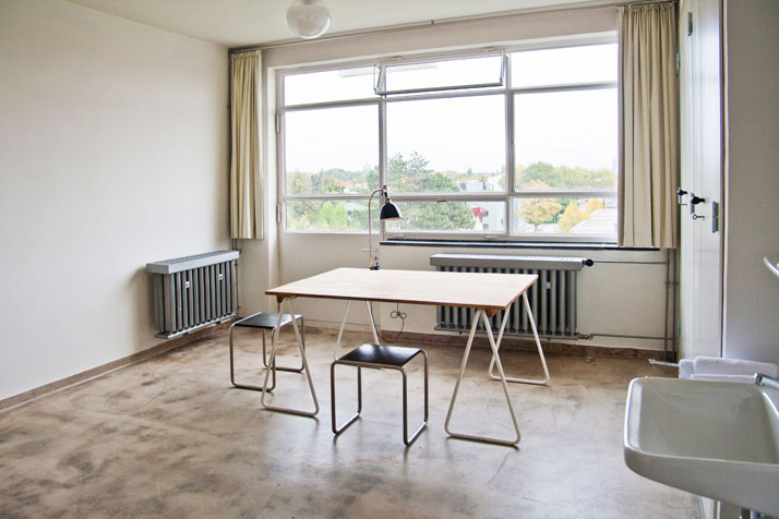 Reconstructed room at Studio Building, Bauhaus Dessau.Photo: Yvonne Tenschert 2013, Bauhaus Dessau Foundation.