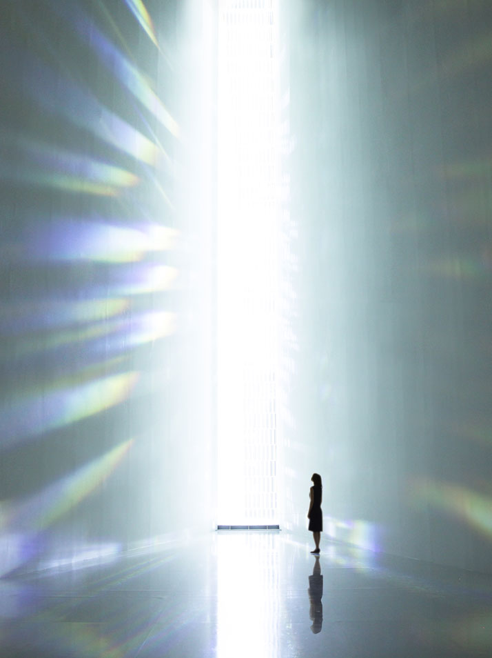 Tokujin Yoshioka, Rainbow Church 2006.photo © MOT / Museum of Contemporary Art Tokyo.