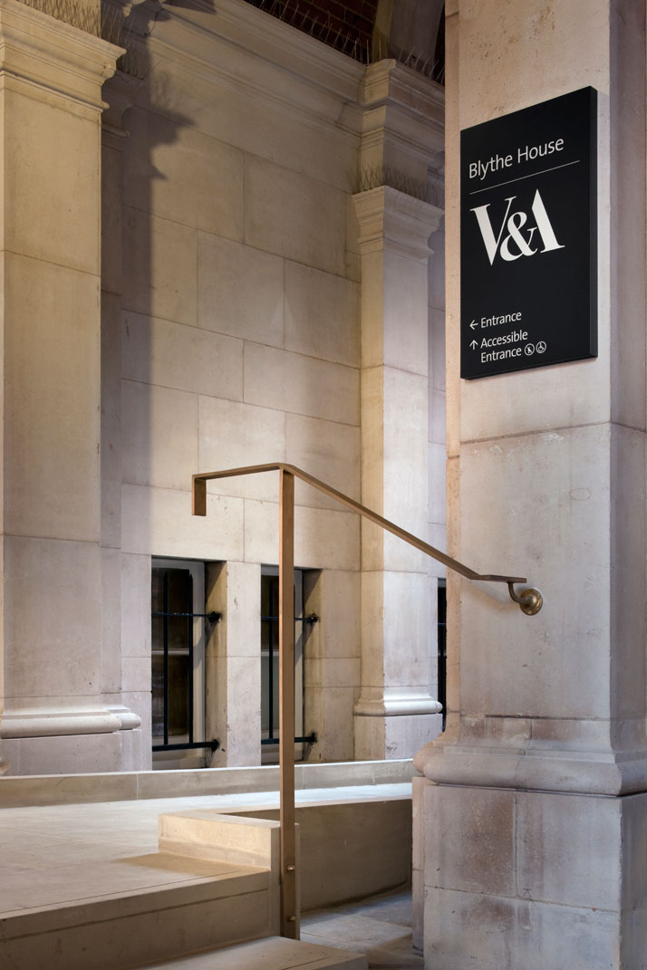 The Clothworkers’ Centre for Textile and Fashion Study and Conservation.photo © Philip Vile, Victoria and Albert Museum, London.