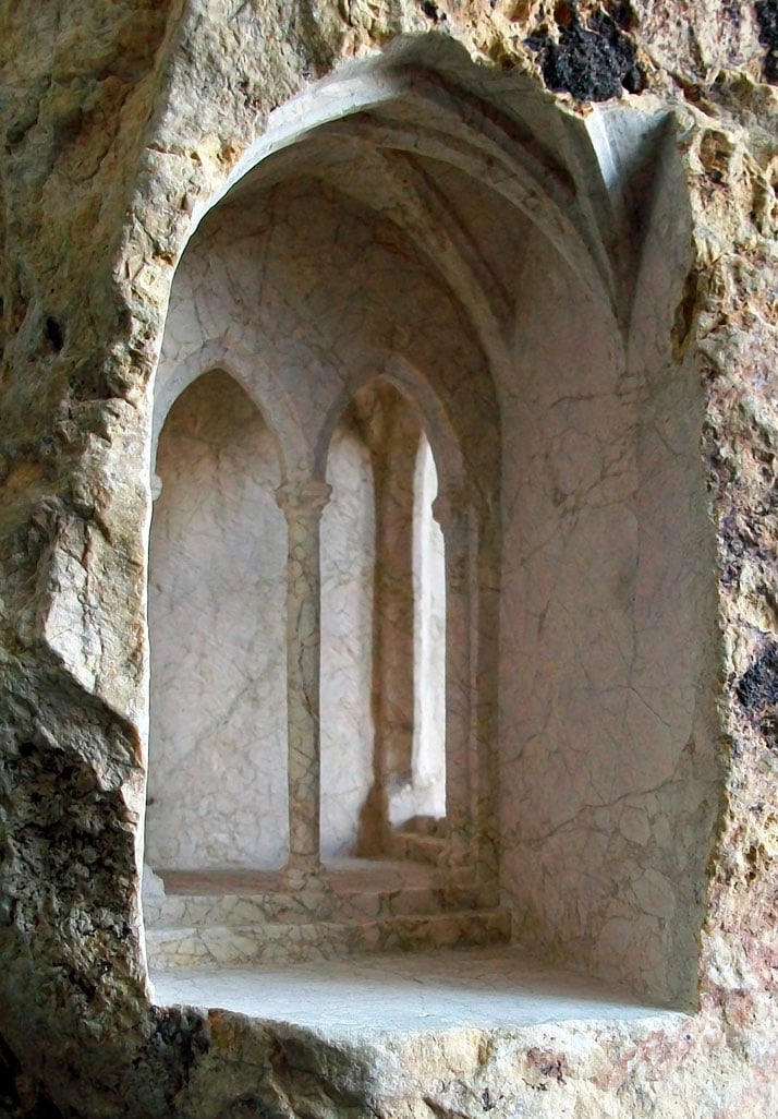 Gothic Passage (detail), photo © Matthew Simmonds.