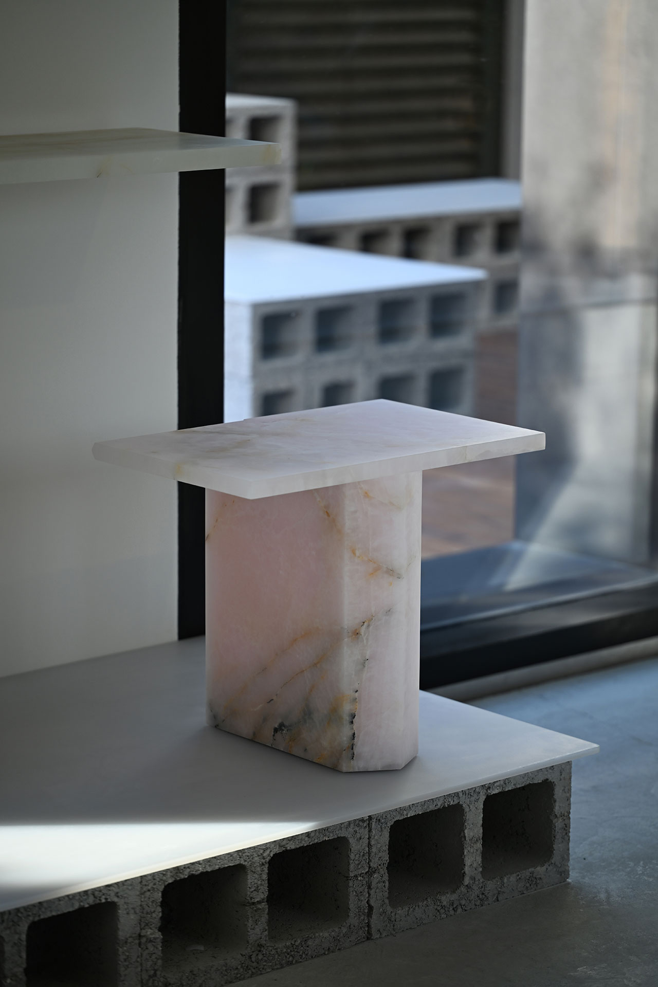 Exhibition view. Urban Fabric Series 001 at Gallery Collectional, Dubai. © Mario Tsai Studio.
Featured:
Crystal III (side table), 2024, by Kensaku Oshiro. Pink Onyx, 450 x 550 x 350 mm. Unique, limited series.