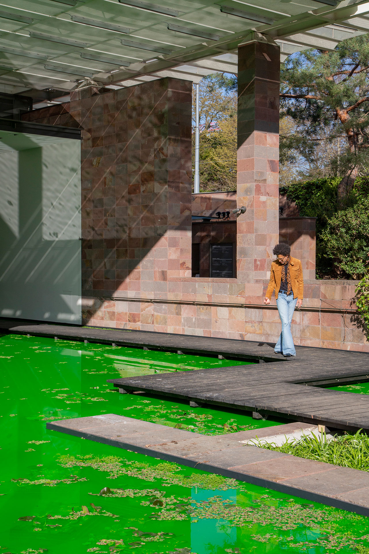 Olafur Eliasson, LIFE, 2021. Installation view: Fondation Beyeler, Riehen/Basel, 2021. Courtesy of the artist; neugerriemschneider, Berlin; Tanya Bonakdar Gallery, New York / Los Angeles © 2021 Olafur Eliasson. Photo:Pati Grabowicz