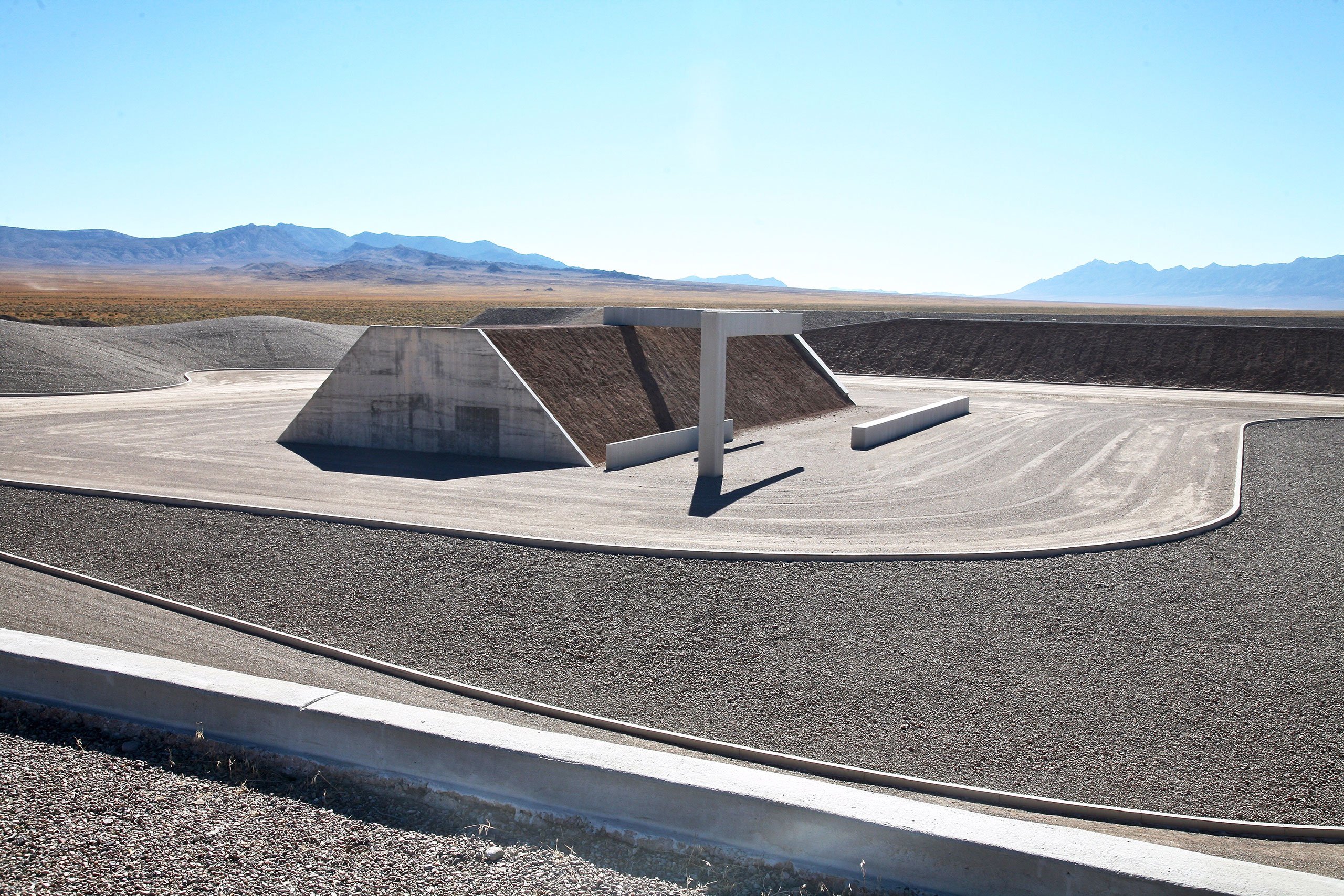 Complex One, City. © Michael Heizer. Courtesy Triple Aught Foundation. Photo: Mary Converse