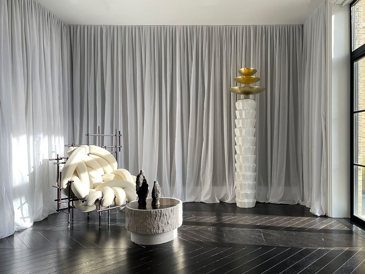 Galerie Philia at Walker Tower, Chelsea, New York. Courtesy of Galerie Philia.
Featured:
Evan Fay, Lawless Fauteuil, 2020. Brass connections foam, scuba knit fabric, steel pipe. 111 x 80 x 120 cm.
Frédéric Saulou, Ambiguë coffee table, 2020. Ornamental stone, Magny, patinated brass. H 34, D 60 cm.
Niclas Wolf, Geoprimitive ceramic and brass candelstand Candleholder, 2020. Ceramic and brass.
Rooms, Miami Floor Lamp, 2018. Combined composite and brass.