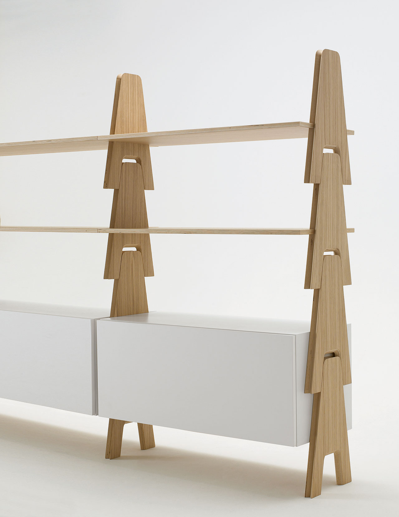 Cavalletto shelving system, The Mangiarotti Collection, Agapecasa © Agape