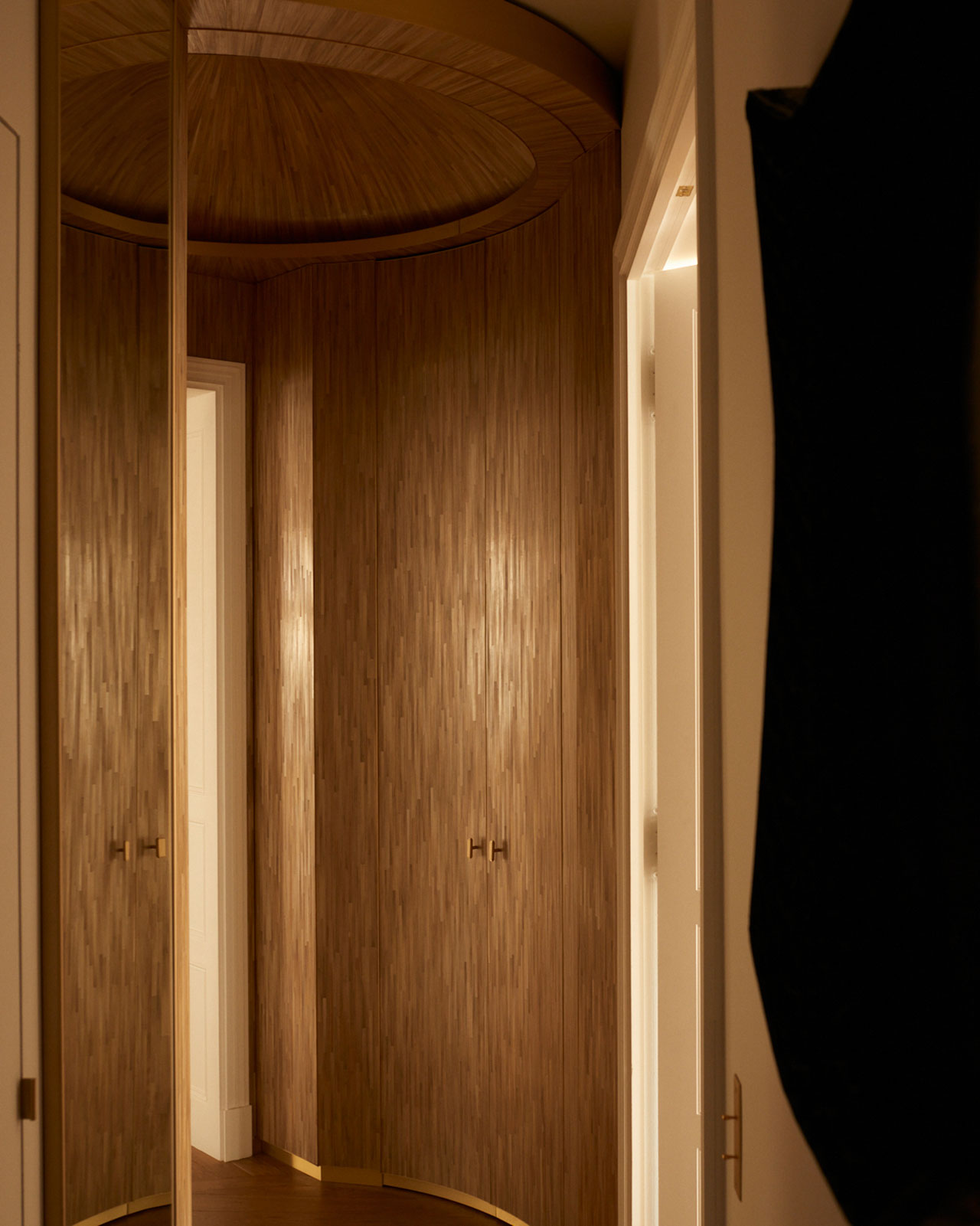 Entrance vestibule clad in straw marquetry by Hauvette &amp; Madani.
Photography by Francois Coquerel.