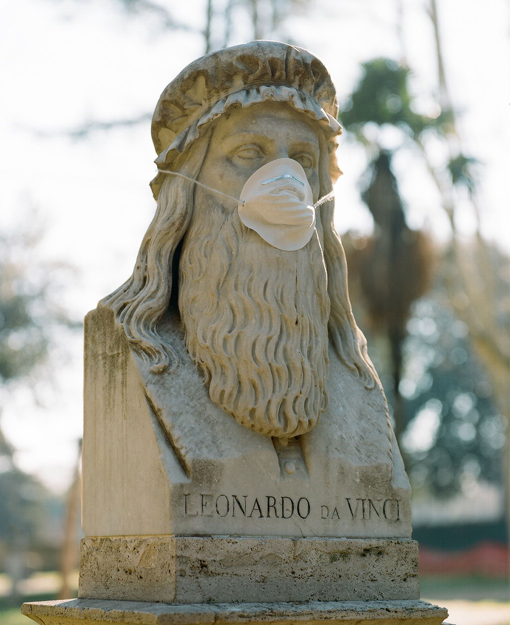 Bust of painter and engineer Leonardo da Vinci (1452-1519) at Villa Borghese gardens, Rome. Photo © Federico Pestilli.