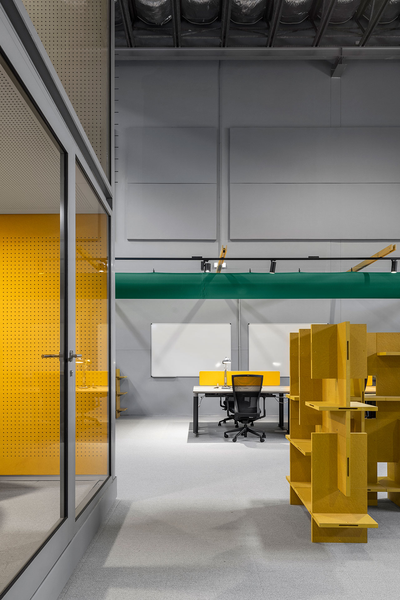 Spectris Innovation Centre by STUDIUM. Photo by Ivo Tavares Studio.