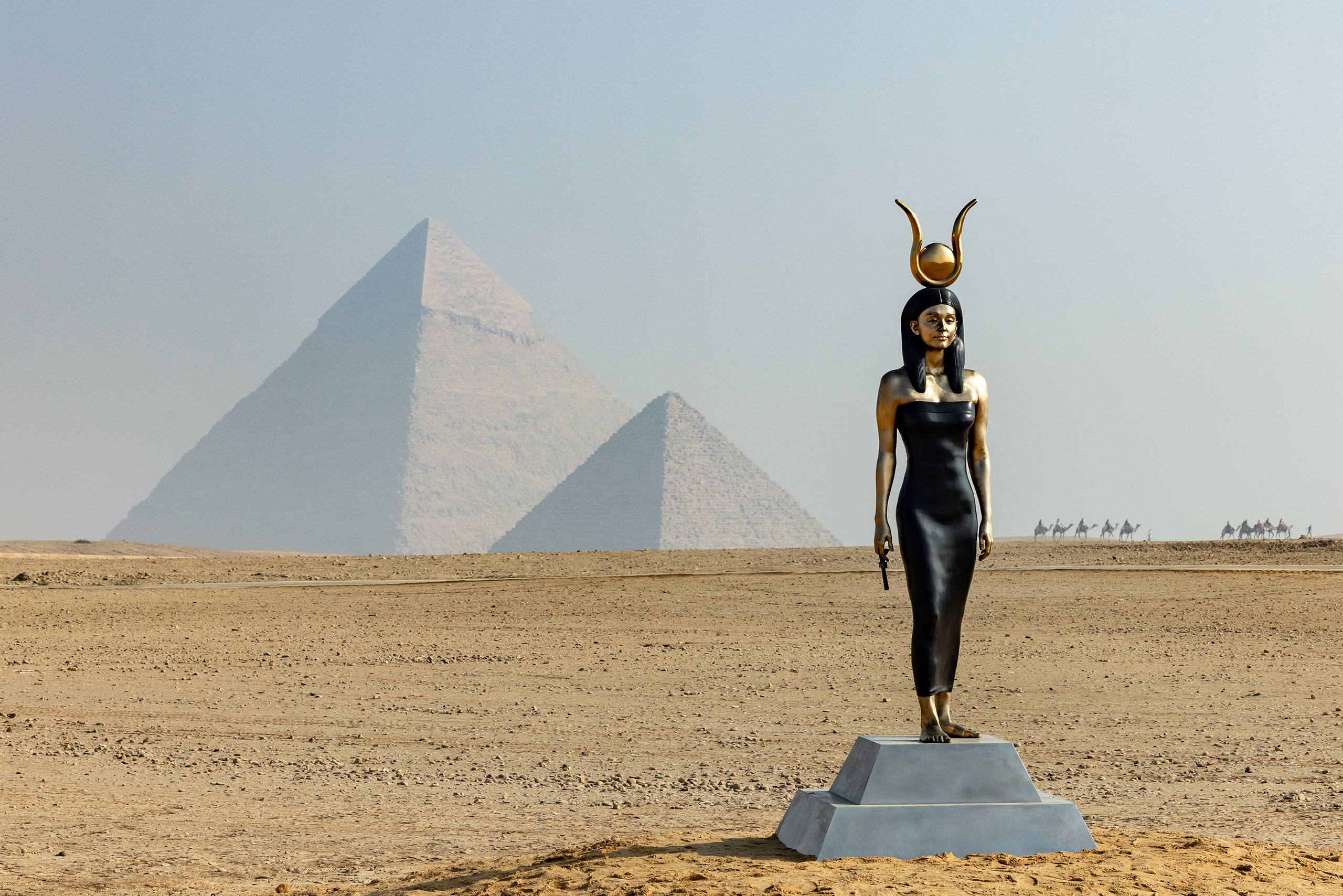 "Woman in the Form of Goddess Hathor" by Carole A. Feuerman. Installation view, “Forever Is Now III”, Art D’Egypte. © AFP