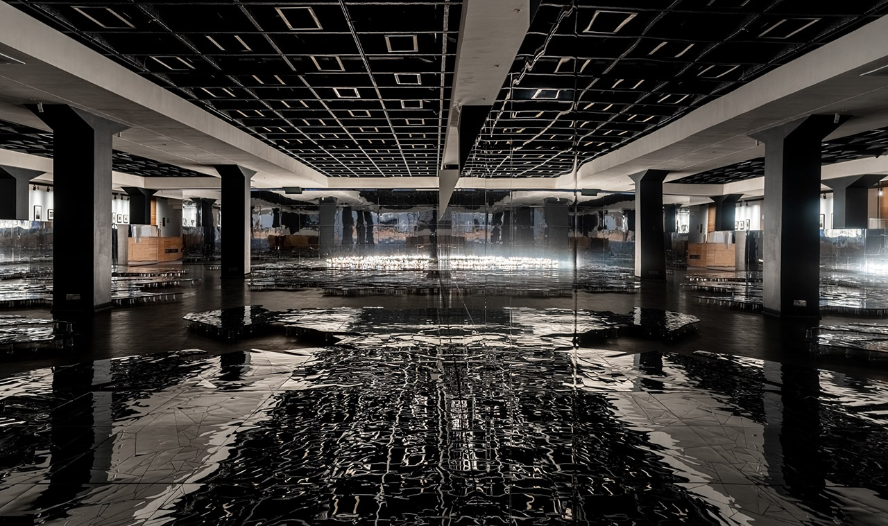 展览现场。 Manege 中央展览馆的“Utopia Saved”。 瓦西里·布拉诺夫摄。 特色：Civitas Solis II，2014。